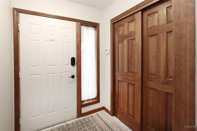 442 Summerhaven Dr N, Manlius, NY 13057 - entrance foyer with tile patterned flooring and baseboards