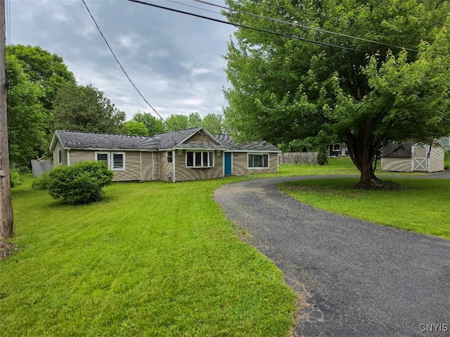2484 State Route 31, Sullivan, NY 13032 - view of front of house featuring driveway and a front yard