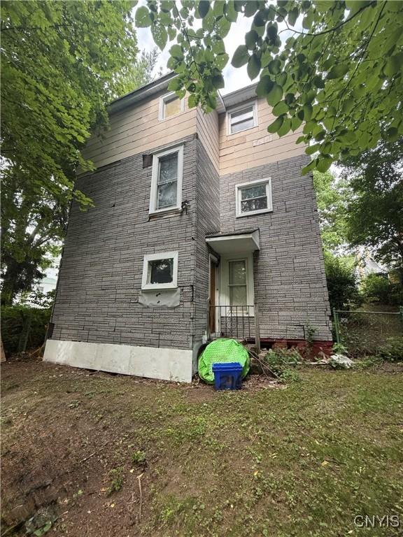 214-16 Reed Ave, Syracuse, NY 13207 - back of house