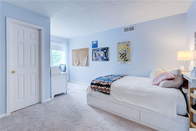 863 Rolins Run, Webster, NY 14580 - carpeted bedroom with baseboards