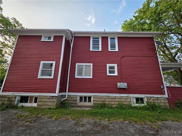 1618 16th St, Niagara Falls, NY 14305 - view of side of property
