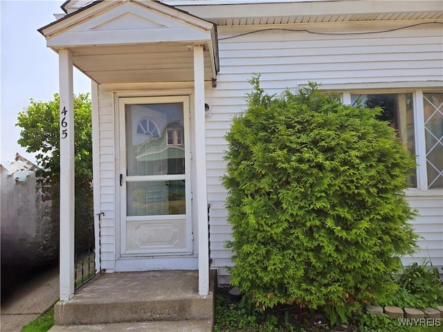 465 Willett St, Buffalo, NY 14206 - view of property entrance