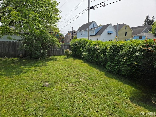 465 Willett St, Buffalo, NY 14206 - view of yard