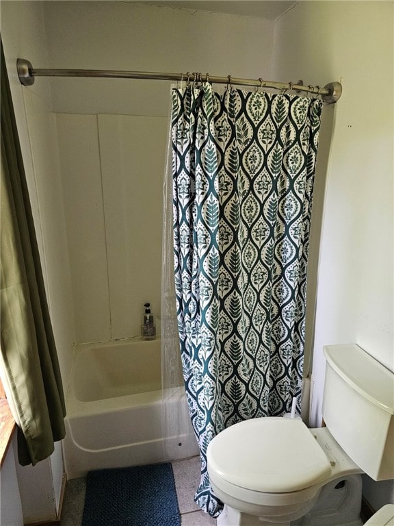 139 Pheasant Run Rd, Middlefield, NY 13326 - full bathroom featuring shower / tub combo and toilet