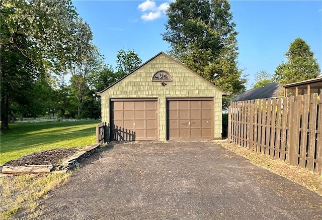 966 W Church St, Elmira, NY 14905 - view of detached garage