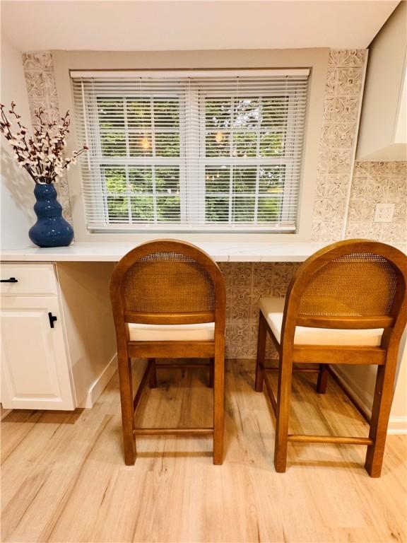 11 Laureldale Dr, Pittsford, NY 14534 - sitting room with light wood finished floors