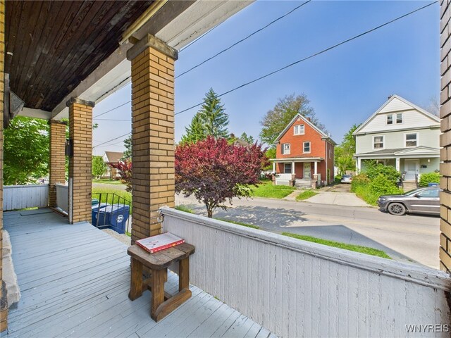 465 10th St, Niagara Falls, NY 14303 - view of deck