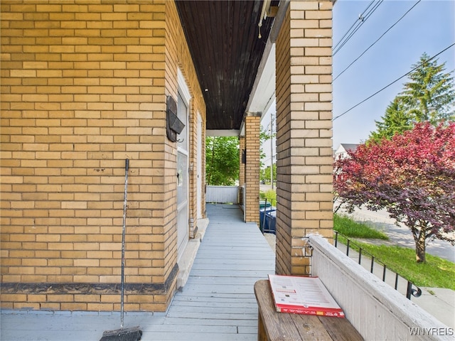 465 10th St, Niagara Falls, NY 14303 - view of wooden deck