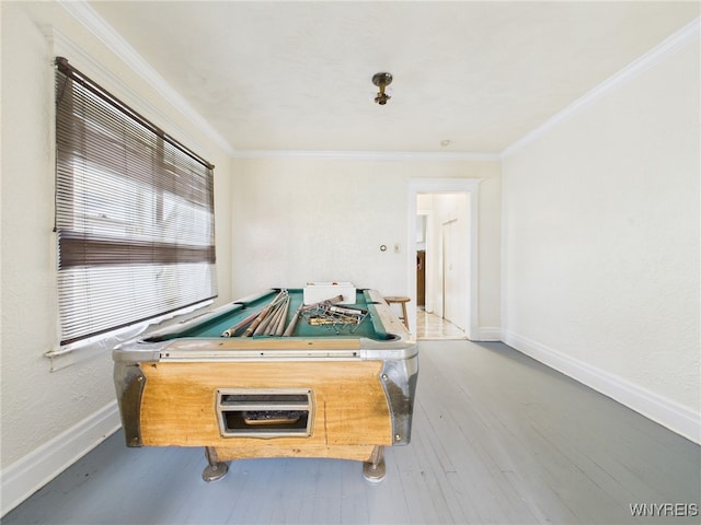 465 10th St, Niagara Falls, NY 14303 - recreation room featuring hardwood / wood-style flooring, billiards table, crown molding, and baseboards