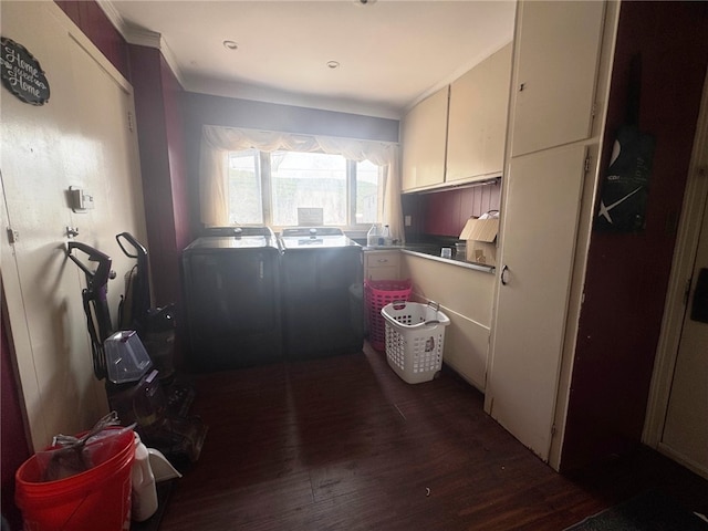 14 Park St, Bradford-City, PA 16701 - laundry area with separate washer and dryer, cabinet space, and dark wood finished floors