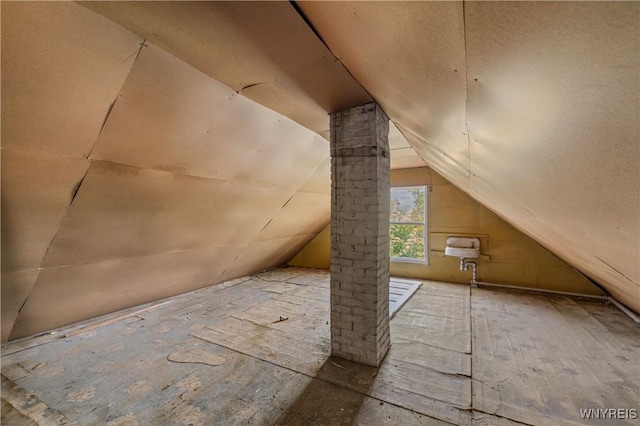 614 20th St, Niagara Falls, NY 14301 - bonus room with lofted ceiling