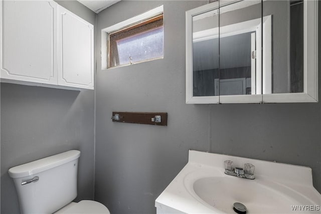 610 20th St, Niagara Falls, NY 14301 - bathroom with toilet and vanity