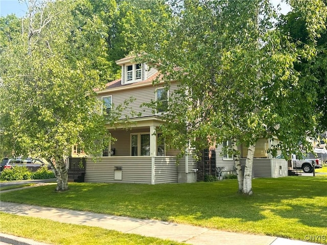 700 Elm St, Rome-Inside, NY 13440 - traditional style home featuring a front yard and covered porch