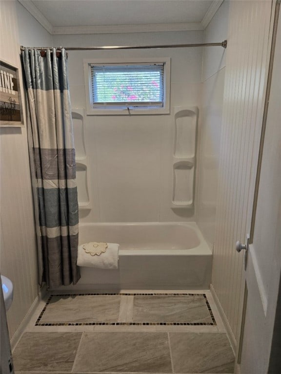 30 Park Ave, Eldred, PA 16731 - bathroom featuring ornamental molding and shower / tub combo with curtain