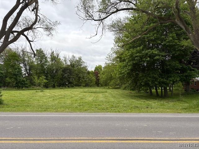 6265 Salt Rd, Clarence, NY 14031