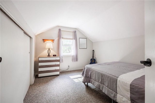654 Lake Shore Blvd, Irondequoit, NY 14617 - carpeted bedroom with lofted ceiling