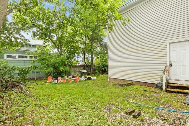 89 Pine St, Lockport-City, NY 14094 - view of yard