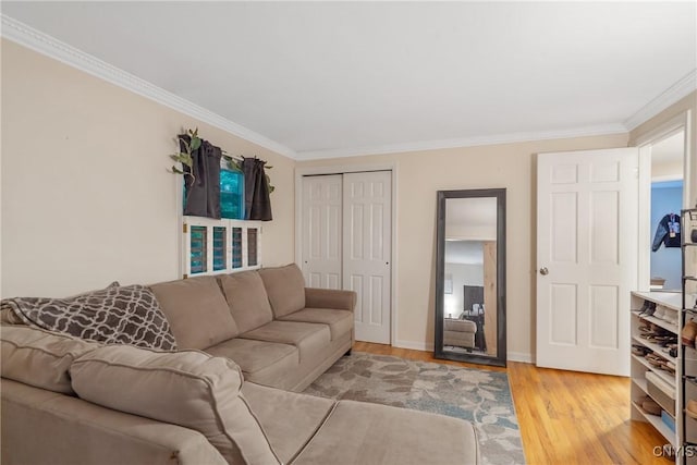223 Windcrest Dr, Camillus, NY 13031 - living area featuring ornamental molding and light wood-style flooring