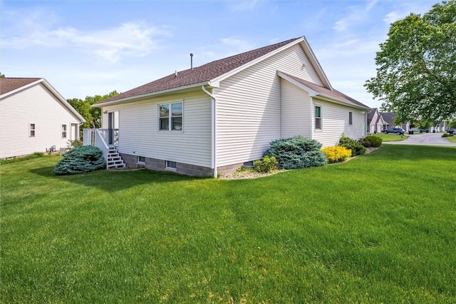 14 Glenn Hvn, Ogden, NY 14559 - view of home's exterior with a lawn and roof with shingles