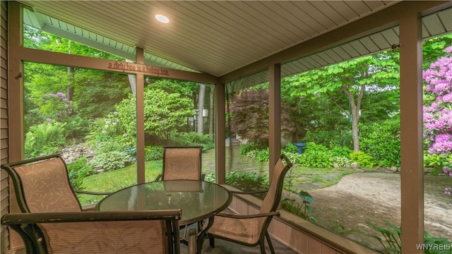 43 Larned Ln, Orchard Park, NY 14127 - sunroom / solarium with vaulted ceiling
