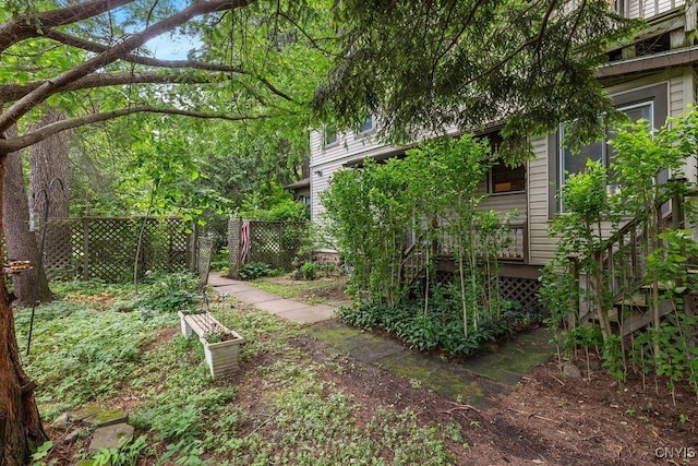 814 Oswego St, Salina, NY 13088 - view of yard