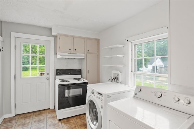 328 W Main St, Palmyra, NY 14522 - laundry area featuring independent washer and dryer