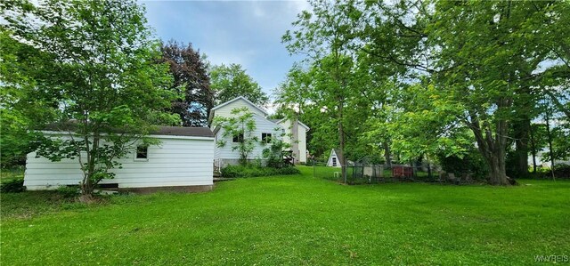 7029 Akron Rd, Lockport Town, NY 14094 - view of yard