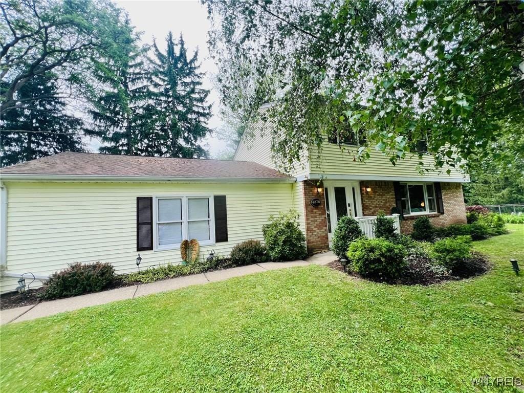 4876 Meadow Ln, Hamburg, NY 14075 - photo 1