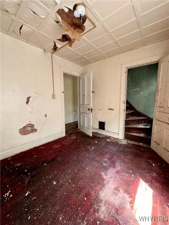 628 Elmwood Ave, Niagara Falls, NY 14301 - unfurnished room featuring baseboards