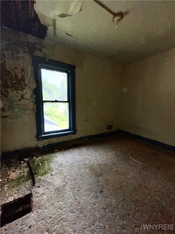 628 Elmwood Ave, Niagara Falls, NY 14301 - view of spare room