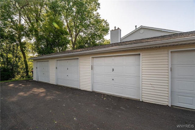 27 Olde Stone Ln, Lancaster, NY 14086