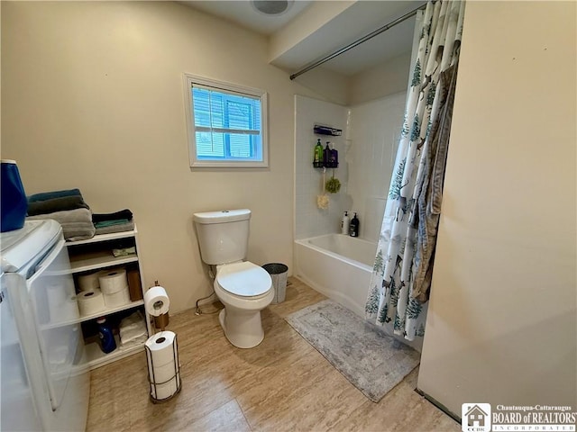 918 Crown St, Olean-City, NY 14760 - full bath featuring toilet and shower / bath combo