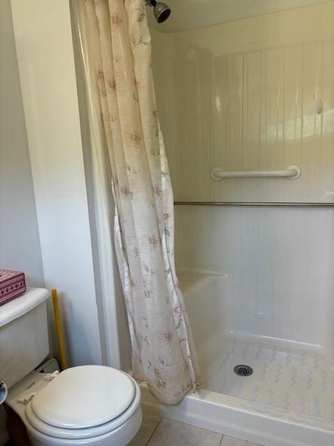783 Whistlers Cove Ln, Greece, NY 14612 - bathroom featuring curtained shower and tile patterned floors