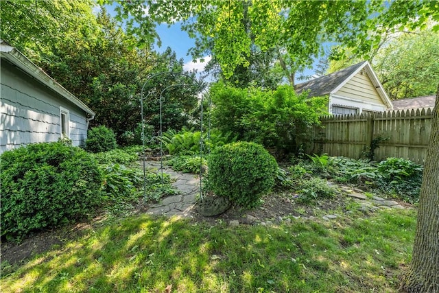 225 Dorking Rd, Brighton, NY 14610 - view of yard
