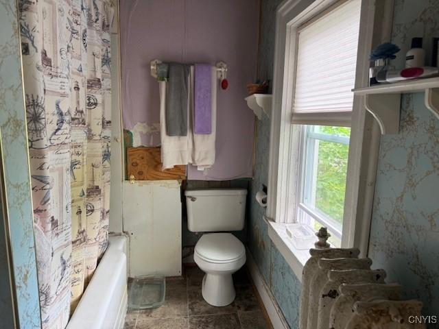 213 N Madison St, Rome-Inside, NY 13440 - full bath with toilet and shower / tub combo with curtain