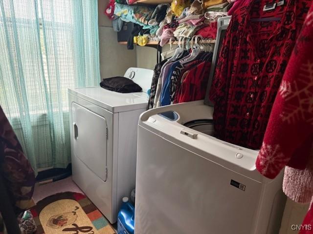 213 N Madison St, Rome-Inside, NY 13440 - laundry area featuring washing machine and dryer
