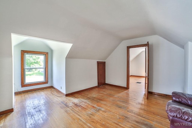 331 S Shore Blvd, Lackawanna, NY 14218 - bonus room featuring lofted ceiling and light wood-style flooring