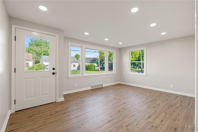 331 Darlington Rd, Syracuse, NY 13208 - foyer entrance with wood finished floors and recessed lighting