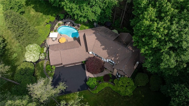 7974 Oak Brook Cir, Pittsford, NY 14534 - aerial view of property and surrounding area featuring a pool