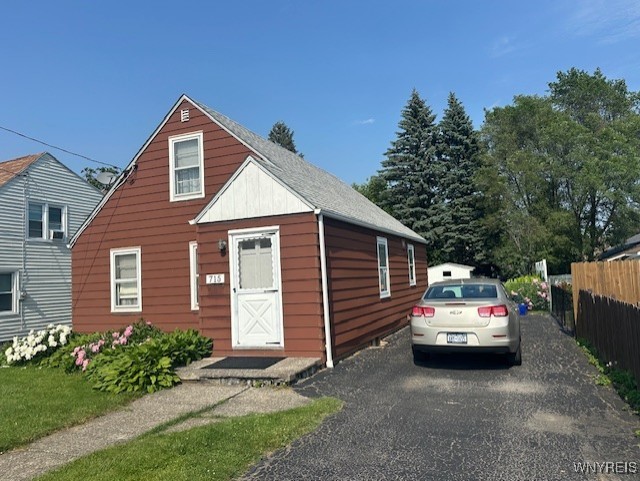 715 83rd St, Niagara Falls, NY 14304 - view of bungalow-style house