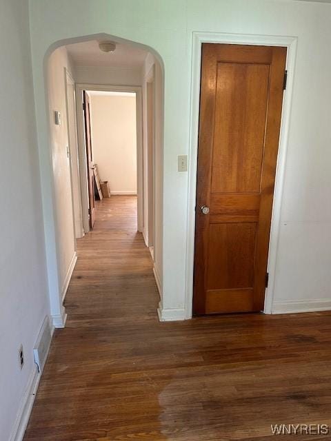 715 83rd St, Niagara Falls, NY 14304 - hall featuring wood finished floors and arched walkways