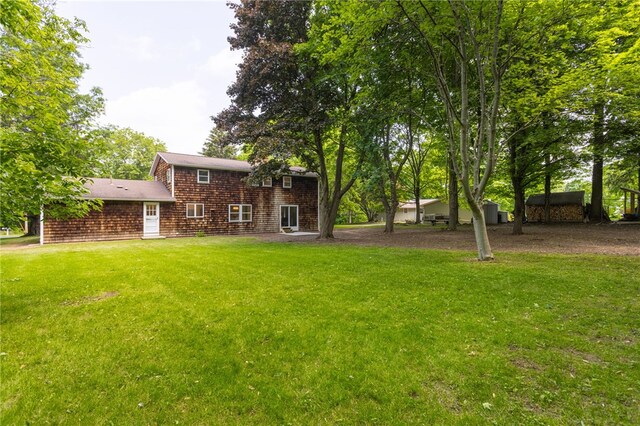16 Aquarius Ln, Greece, NY 14612 - view of grassy yard