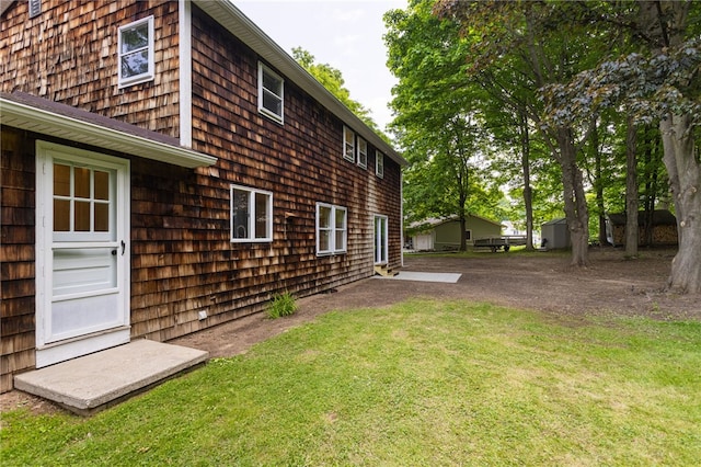 16 Aquarius Ln, Greece, NY 14612 - view of green lawn