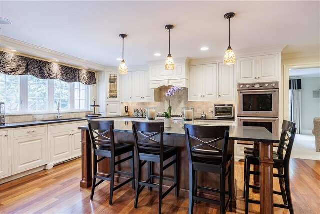 14 Creekside Ln, Pittsford, NY 14618