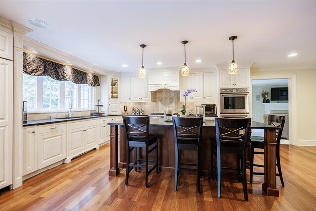 14 Creekside Ln, Pittsford, NY 14618