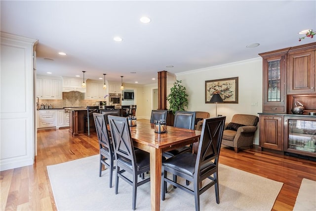 14 Creekside Ln, Pittsford, NY 14618