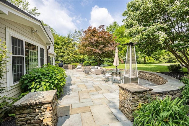 14 Creekside Ln, Pittsford, NY 14618