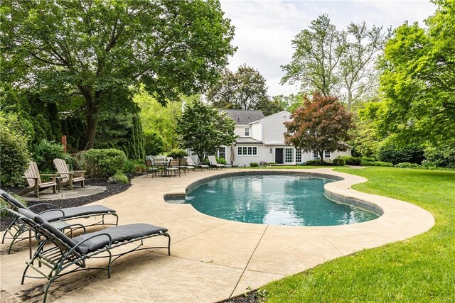 14 Creekside Ln, Pittsford, NY 14618