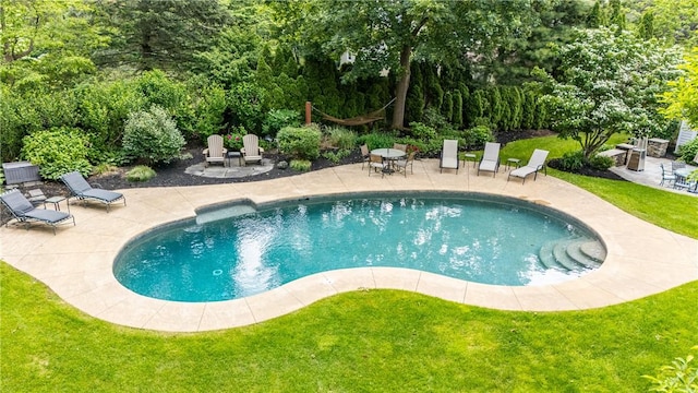 14 Creekside Ln, Pittsford, NY 14618