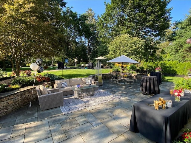 14 Creekside Ln, Pittsford, NY 14618